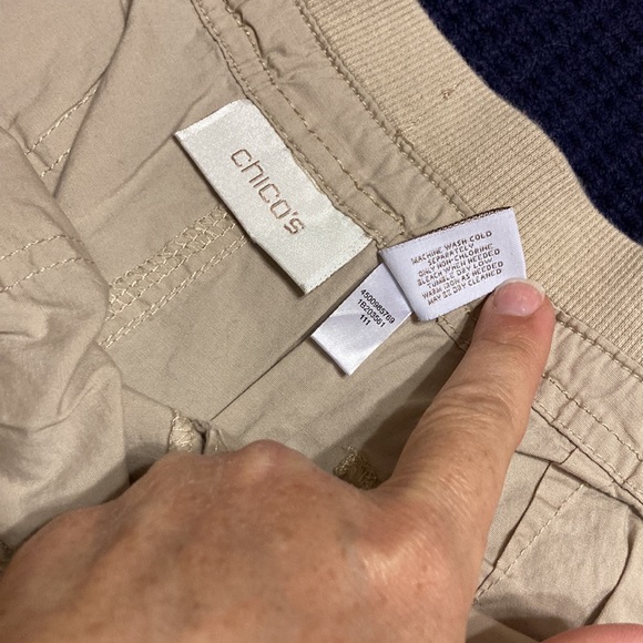 Chicos beige Bermuda shorts size 2.5 - Picture 4 of 4